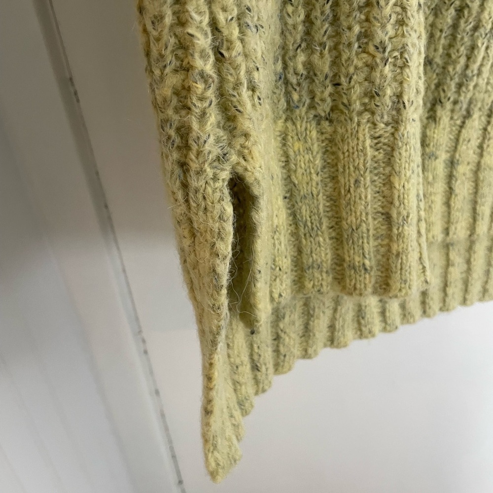 A.n.a. Light Green Short Sleeve Sweater in size Small - Picture 6 of 6
